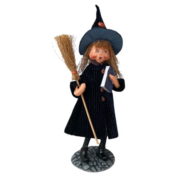 Annalee Witch Doll 10” Halloween Figure Broom Hat Book Decoration 2007 Vintage - Picture 7 of 11